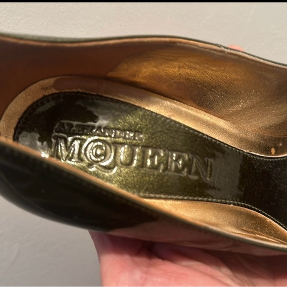 ALEXANDER MCQUEEN - patent leather heels - great condition!!! - Picture 6 of 6